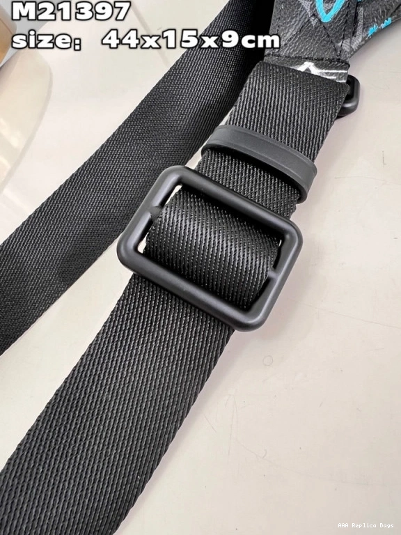 Aaa replica ru VUITTON BUMBAG DISCOVERY LOUIS 0801